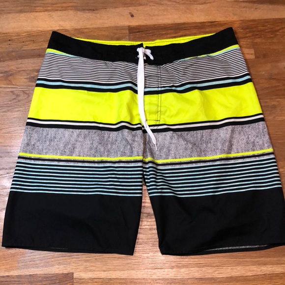 OLD NAVY striped board shorts - Picture 1 of 6